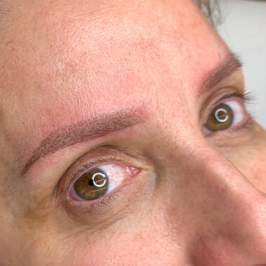 Micropigmentación, mujer antes y después