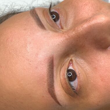 Micropigmentación, mujer antes y después